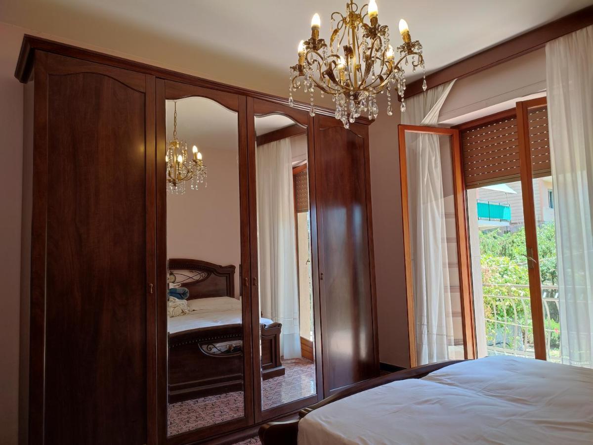 La Casa Di Yuri - Free Private Parking & Air Conditioning レッコ エクステリア 写真